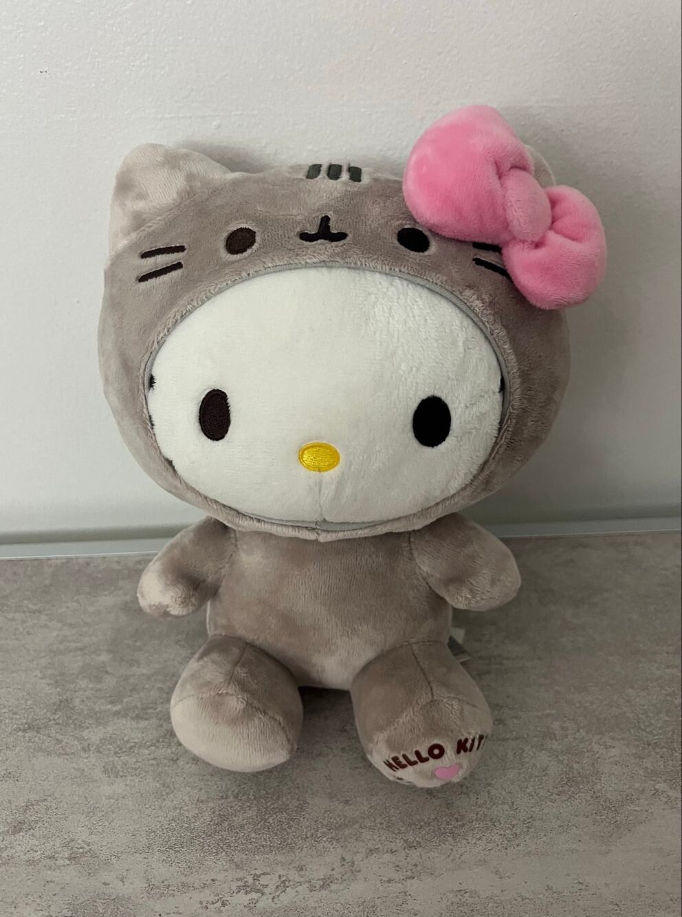 Sanrio Hello Kitty x Pusheen Costume GUND 9" Stuffed Animal Collectible Plush